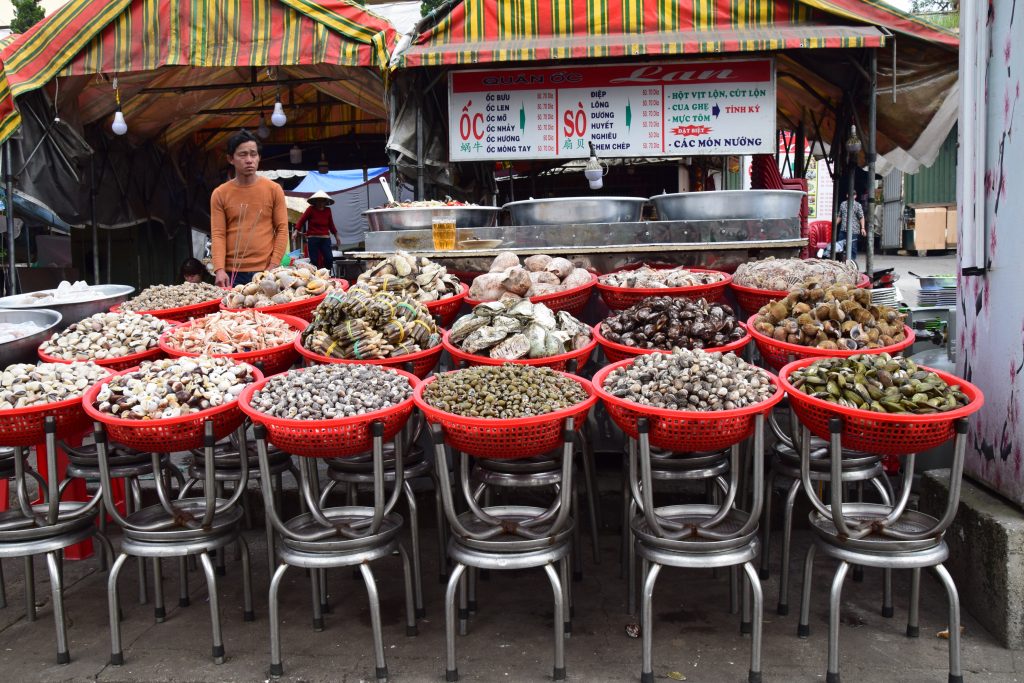 Allerlei Muscheln auf dem Markt