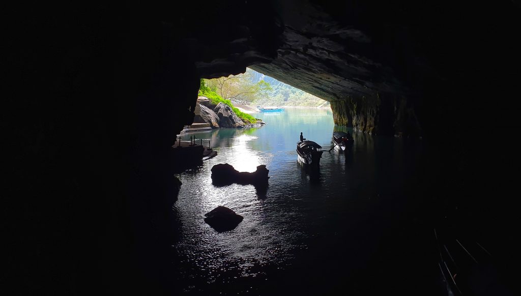 Blick aus der Phong Nha Höhle