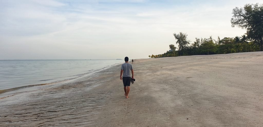 Am einsamen Pantai Tanjung Rhu auf Langkawi